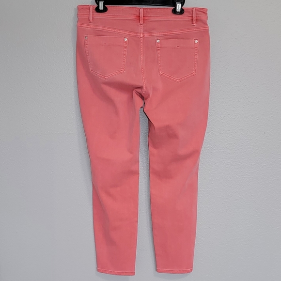 J. Jill Authentic Fit Slim Ankle Denim Pants/ Size 10. - Picture 2 of 11